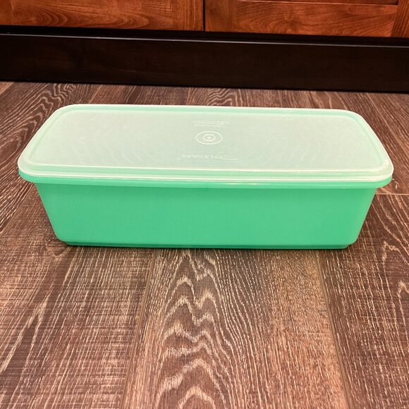Vintage Tupperware Jadeite Green Celery/Vegetable Keeper - Picture 4 of 16